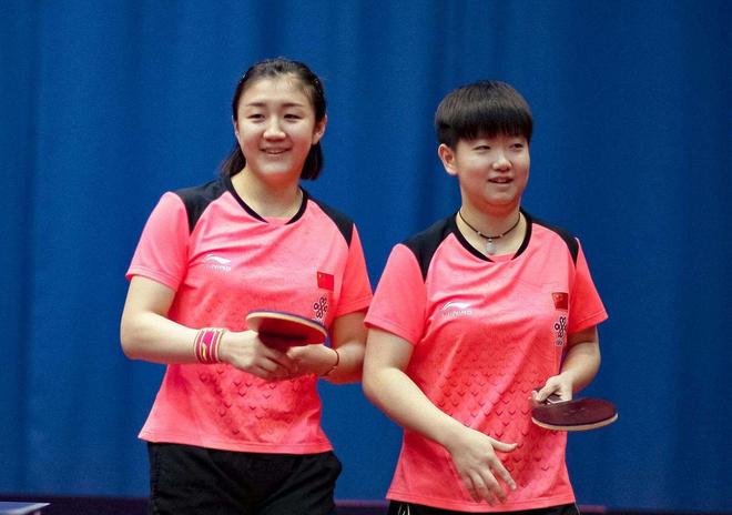 通过她和其 通过她和其